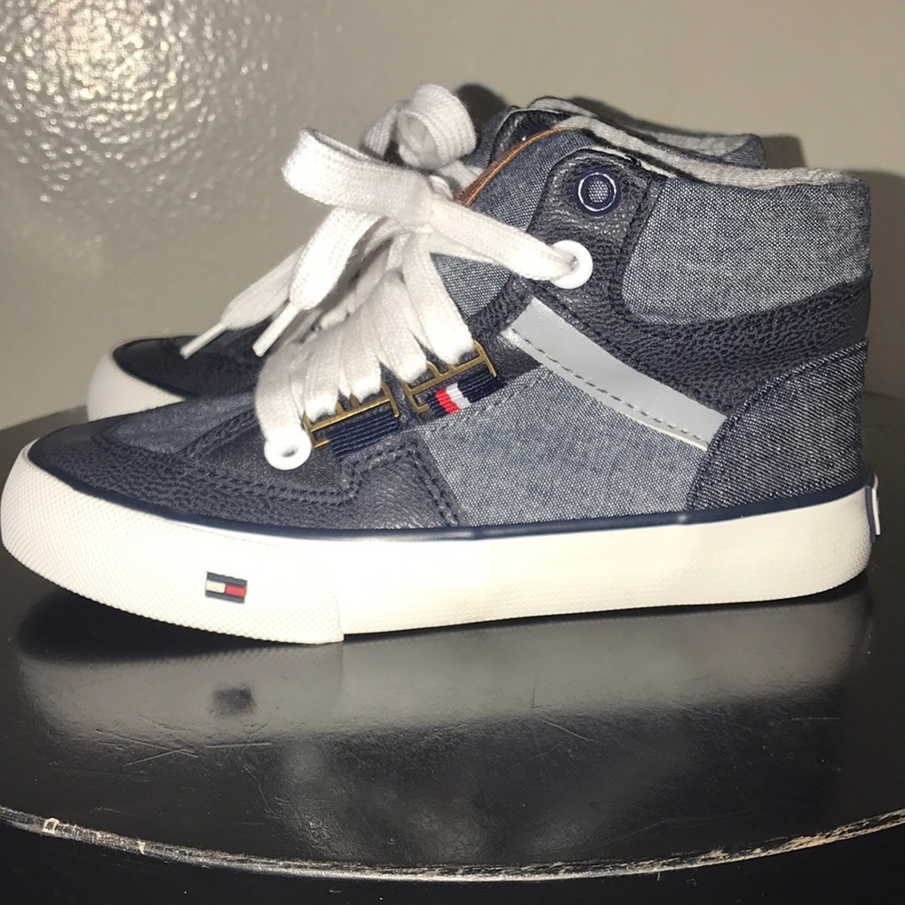 Child Tommy  Hilfiger tennis shoes